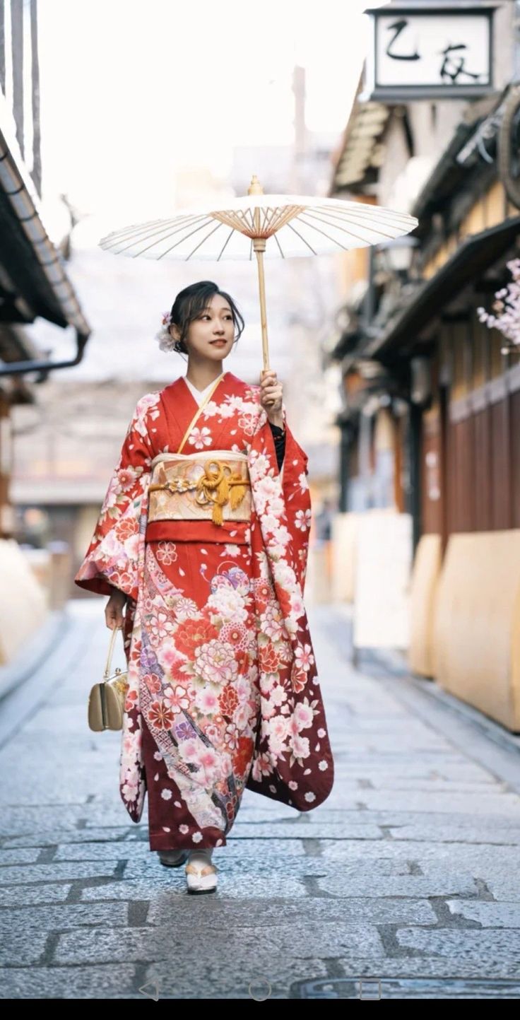 Casual Kimono Japanese, Traditional Japanese Clothing Woman, Kimono Outfit Japanese, Yukata Women, Chinese Fancy Dress, Japanese Traditional Clothes, Traditional Asian Dress, Neon Photography, Kimono Japan