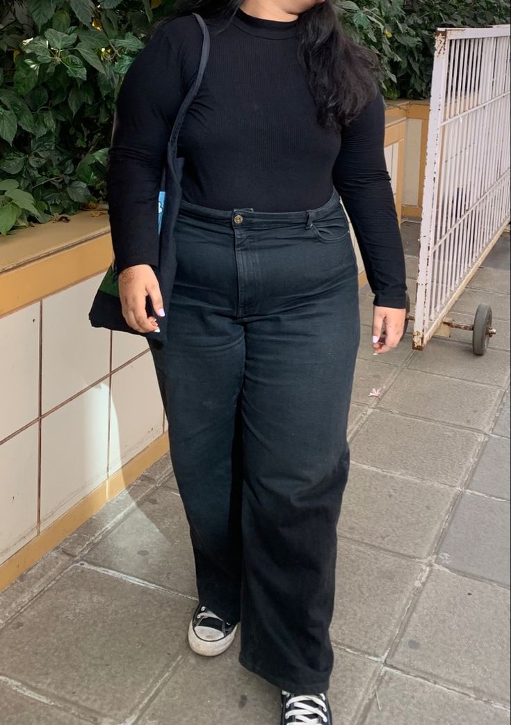 Plus size outfit ideas 🫶🏻 Black Jeans Plus Size Outfits, Black Converse Outfit Plus Size, Baggy Plus Size Jeans, Pants For Midsize Women, Converse Plus Size Outfit, Plus Size Turtleneck Outfit, Plus Size Converse Outfit, Fupa Outfits, Plus Size Black Jeans Outfit