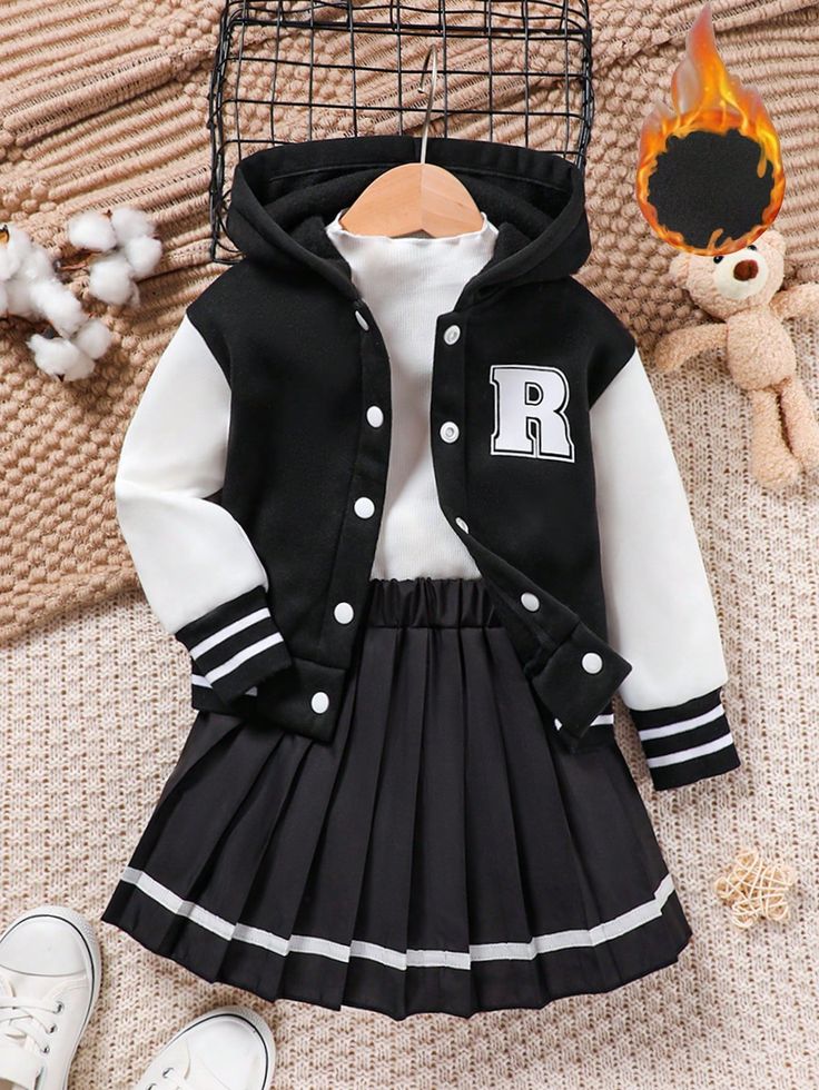 Negro Casual Collar   Color combinado,Letras,A rayas  Embellished No-Elástico Black And White Clothes, Winter Mode Outfits, Adrette Outfits, Skirt Two Piece, Casual Outfits For Teens, Cute Dress Outfits, Casual Preppy Outfits, Quick Outfits, Cute Preppy Outfits