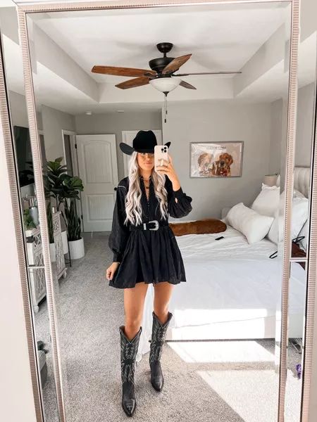 Visit the LILLUSORY Store curated on LTK Vestidos Country, Traje Cowgirl, Country Fall Outfits, Mode Country, Country Outfits Women, Nfr Outfits, Casual Country Outfits, Belt Western, Cowgirl Style Outfits