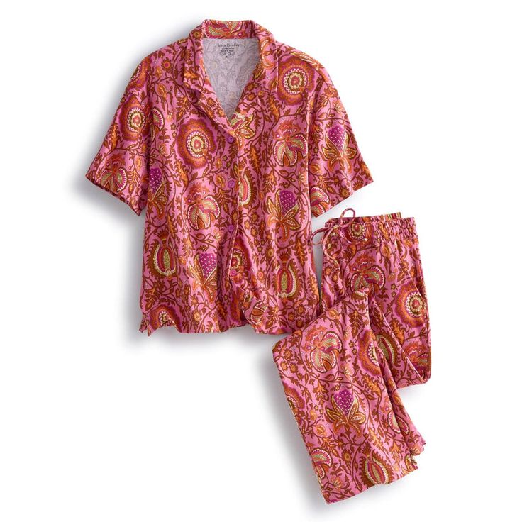 Unwind in classic comfort with our Button-Down Pajama Set. Designed for those who appreciate timeless style and luxurious comfort, these pajamas offer the perfect blend of sophistication and relaxation for a restful night's sleep. Whether you're relaxing at home, getting ready for bed, or enjoying a leisurely weekend morning, our pajamas offer the perfect combination of comfort and flair. Vera Bradley Button-Down Pajama Set in Marrakesh Ibis Rose Pink/Orange 3XL Fleece Patterns, Linen Pajamas, Duffel Bag Backpack, Stocking Stuffer Gifts, Toiletry Bag Travel, Pajama Set Women, Pajama Top, Scarf Hairstyles, Rose Pink