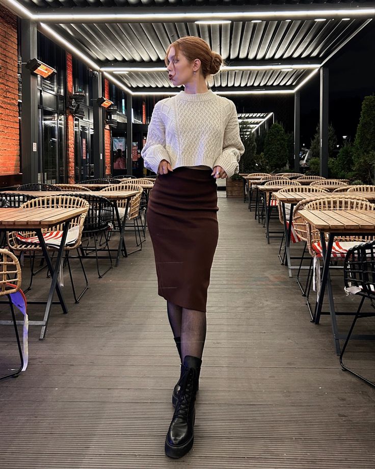 Tan Skirt Outfit Winter, Brown Sweater Skirt Outfit, Rust Sweater Outfit, Grad Pictorial, Cream Top Outfit, Tan Skirt Outfits, Midi Skirt Fall Outfit, Outfit Earth Tones, Skirt And Sweater Outfit