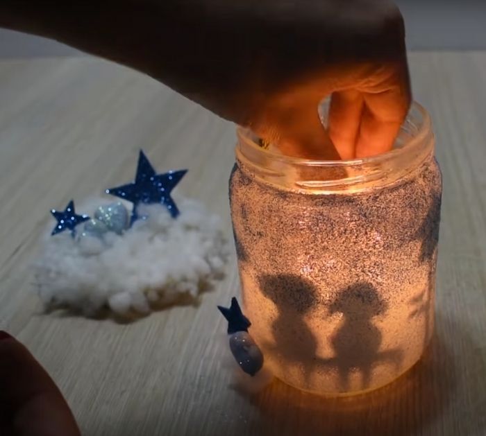 DIY Mason Jar and Fairy Light Tutorial Glitter Mason Jars Diy, Redecorating My Room, Diy Fairy Lights, Diy Glow, Glitter Mason Jars, Diy Mason Jar, Diy Fairy, Fairy Light, Jar Diy