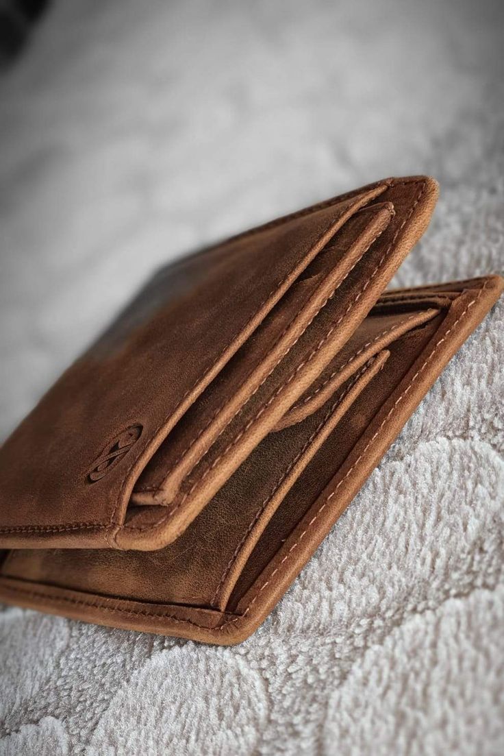 🔥 NEW COLLECTİON Collection : SPRİNG / SUMMER 20 ' Product : Sardinelli Hidden Card Section Tan Leather WalletColor code : TANWallet material : Cowhide Package included : Wallet Dimensions : 11,5 x 9 x 1 (cm) Accessory : Unbreakable Tensil Steel About product ; Our model, which has a hidden card holder compartment, is made as a very useful model with an extra coin compartment. There are 4 cards in the compartment in the front. On the main page; There are 3 card compartments, 4 pockets, 1 coin c Main Page, Tan Leather, Leather Wallet, Card Holder, Coin, Wallet, Leather