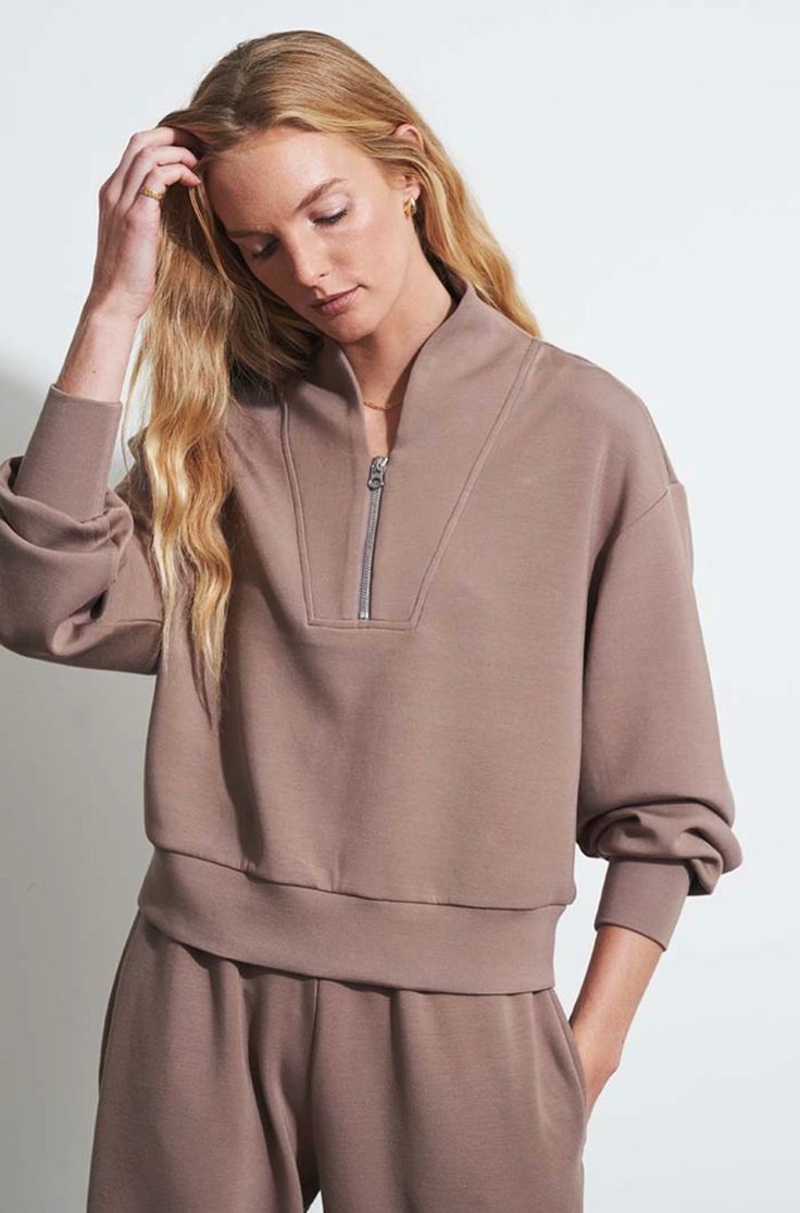 Subtly cropped for versatile styling, the Davidson DoubleSoft™ sweat is an essential layering piece. Made in our lightweight DoubleSoft™ fabric, this cropped style is complete with dropped shoulders and deep cuffs. The epitome of laid-back luxury, pair this contemporary top layer with coordinating sweatpants. Content: 72% Viscose, 23% Polyester 5% Elastane Care: Machine wash cool, Do not bleach, Do not tumble dry, Iron on low setting, Do not dry clean, Wash with similar colors, Fasten zips befor Crop Top Layering, Vogue Home, Pine Bark, Half Zip Sweatshirt, Cropped Style, Mens Outerwear, Cropped Top, Layering Pieces, Men Dress