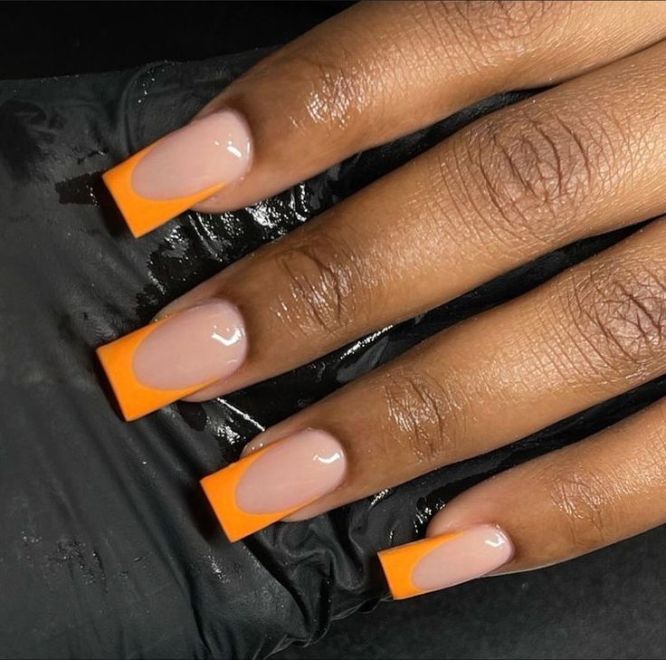 Orang French Tips, Nails Acrylic Orange Tips, Orange Nails Acrylic Short Square, Orange French Acrylic Nails, Colored Short French Tip Nails, Orange Baddie Nails Short, Short Orange French Tip, Square Orange French Tip, Orange French Tip Acrylic Nails