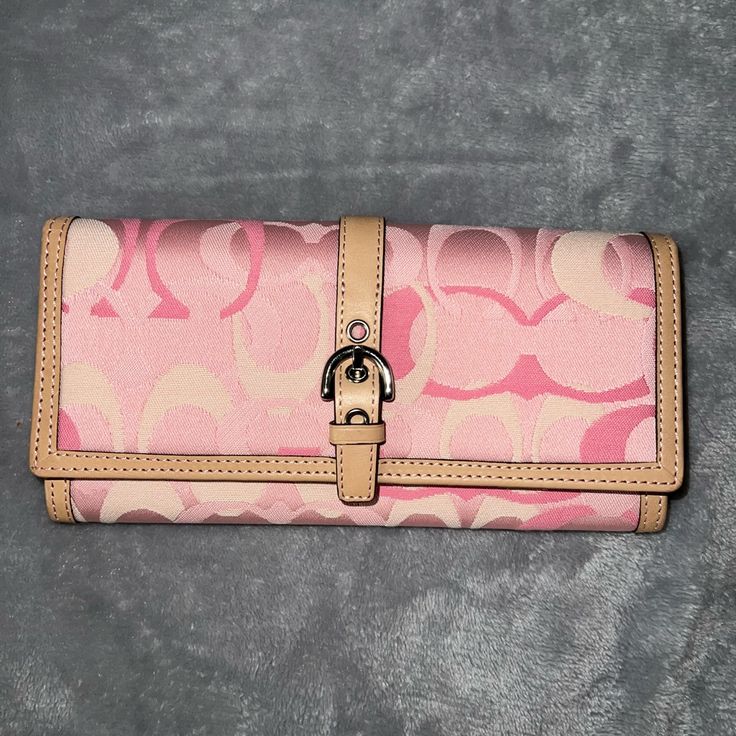 Beautiful Coach Wallet In Mint Condition. Rare And Hard To Find. Bags Coach, Coach Wallet, Hard To Find, Coach Bags, Mint Condition, Wallets, Bag Lady, Mint, Wallet