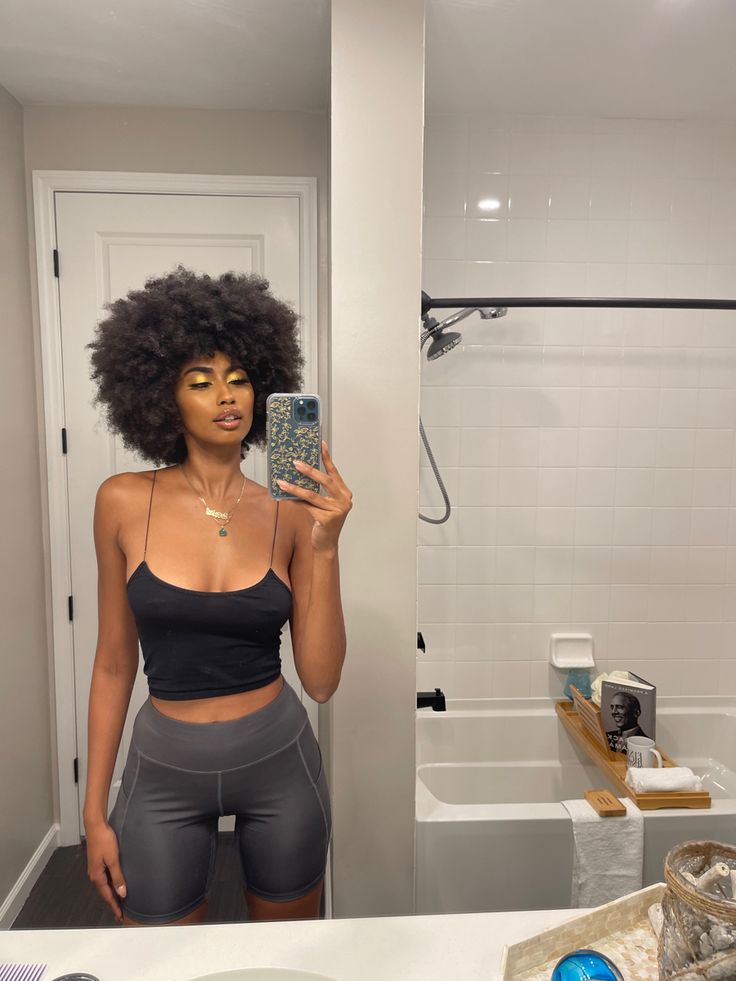 Short Hair Blowout Black Women, Short Hair Blowout, Afrocentric Hairstyles, Makeup Black Women, Acne Scar, Natural Afro Hairstyles, 4c Natural, Pelo Afro, 4c Natural Hair