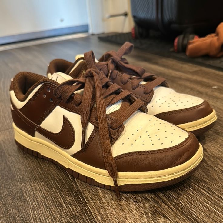 Stylish And Comfortable. Perfect For Casual Wear. Worn Only A Handful Of Times, Too Small For Me. Nike Dunk Brown, Nike Brown, Chunky Shoes, White Shoes Women, Shoes Color, Shoes Nike, Nike Dunk, Nike Dunks, Women's Shoes