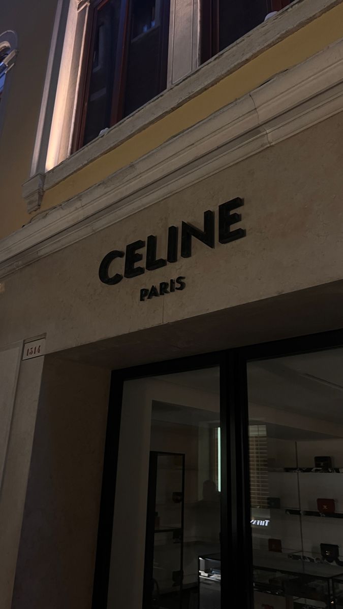 #celine #fashion Valentino Aesthetic Wallpaper, Celine Core, Lisa Core, Celine Aesthetic, Choose Me Quotes, Celine Brand, Celine Logo, Elegant Summer Outfits, Celine Fashion