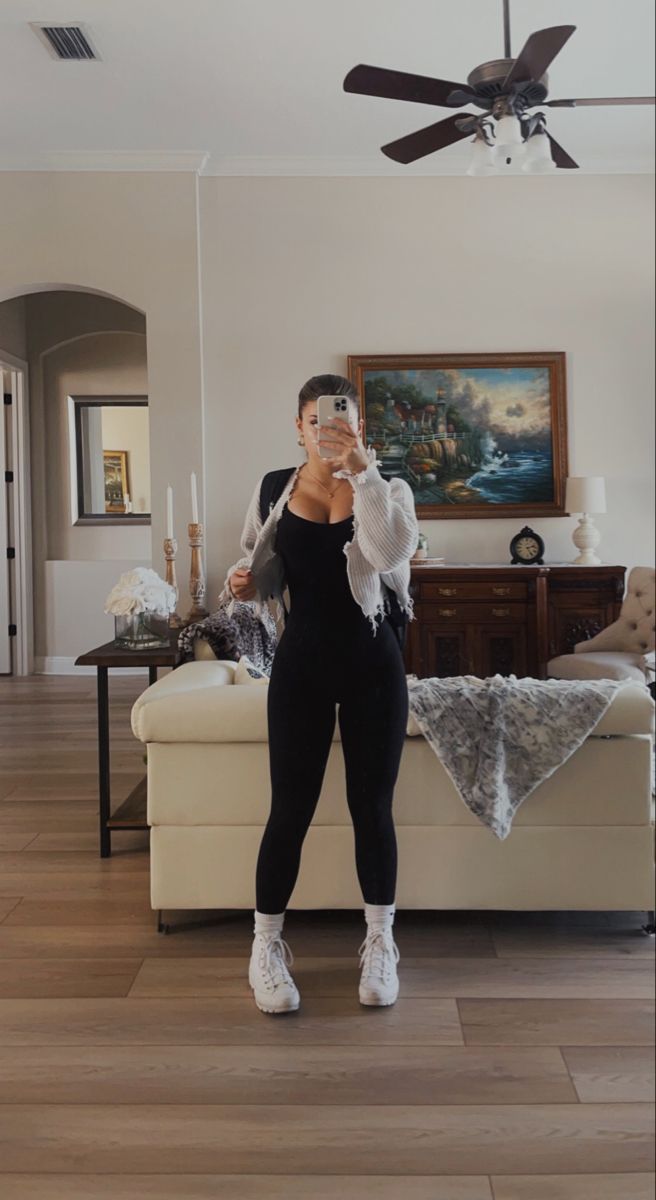 Black Fitted Jumpsuit Outfit, Tiktok Jumpsuit Outfit, Aritzia Style Summer, One Piece Outfit Jumpsuit Ideas, Cute Black Bodysuit Outfits, Black Bodysuit Fall Outfit, How To Style A Bodysuit Jumpsuit, Styling Full Bodysuits, Black Unitard Outfit Fall