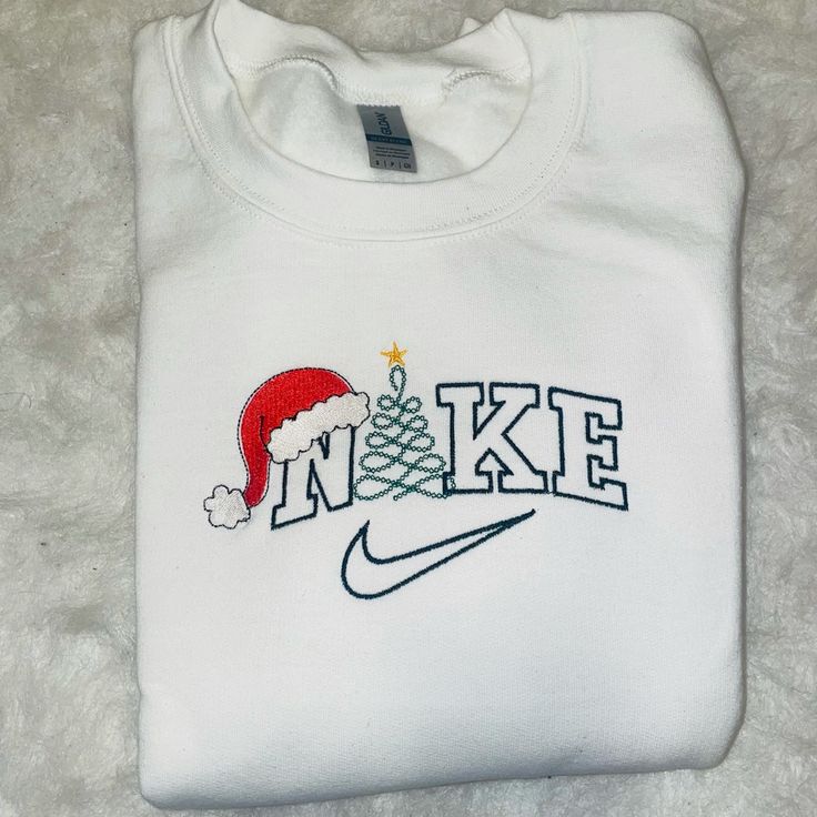 Christmas Sweatshirt Ideas, Nike Cropped Hoodie, Aesthetic 2024, Cute Nike Outfits, Embroidered Christmas, Fleece Quarter Zip, North Face Hoodie, Cute Shirt Designs, Christmas Crewneck