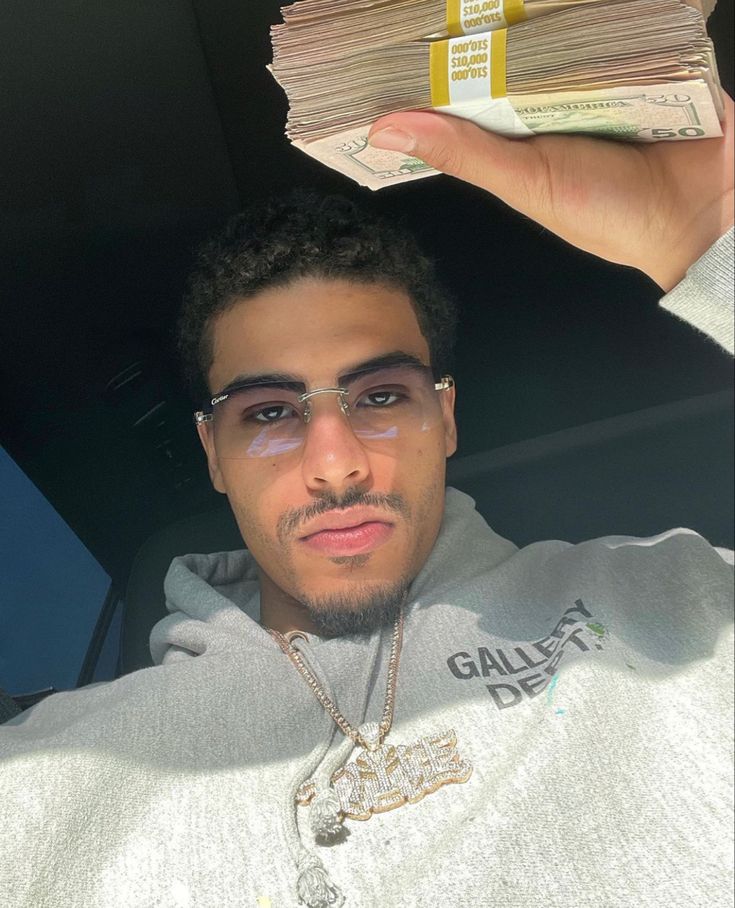 Cartier Glasses Men, Jay Critch, Light Skin Men, Wealthy Lifestyle, Black Men Haircuts, Birthday Fits, Haircuts For Wavy Hair, Stylish Mens Outfits, Attractive Guys