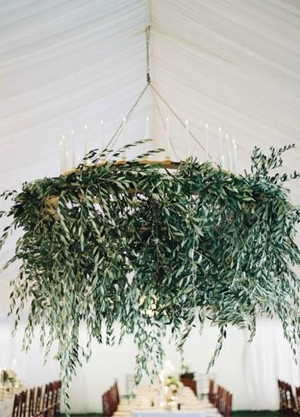 the wedding chandelier ideas that are dreamy