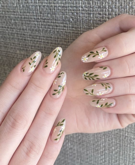 Flower Bouquet Nail Art, Jasmine Flower Nails, Pretty Flower Nails, Leafy Nail Designs, Flower Aesthetic Nails, Cottage Core Nail Ideas, Nails Inspiration Flowers, Lily Of The Valley Nails, Unique Wedding Nails