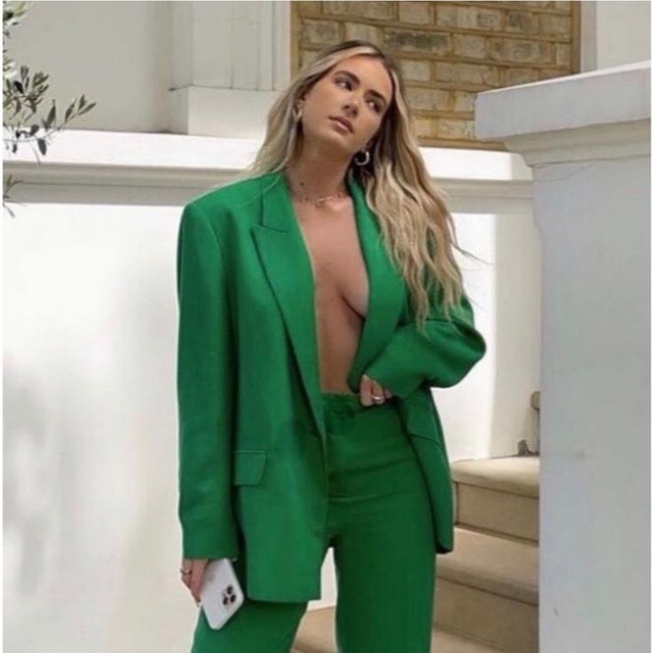 100% Linen Chic Green Blazer With Pockets, Spring Green Outerwear With Lapel Collar, Chic Green Blazer For Spring, Trendy Green Single-breasted Blazer, Green Lapel Collar Outerwear For Spring, Trendy Green Formal Outerwear, Casual Long Sleeve Suits For Spring, Elegant Green Blazer With Pockets, Chic Long Sleeve Green Blazer