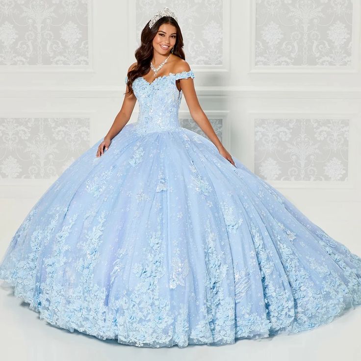 Quinceanera Dresses Damas, Cinderella Quince, Pastel Prom Dress, Plus Prom Dresses, Feminine Things, Quinceanera Dresses Red, Green Quinceanera Dresses, Blue Quinceanera, Quinceañera Dresses