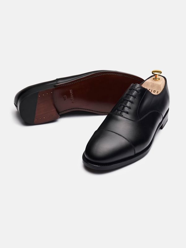 The Oxford - Black Calf | Crafted by Hand | MORJAS Men's Oxford Shoes, Oxford Shoe, Mens Fashion Rugged, Cream Shoes, Rugged Style, Oxford Shoes Men, Leather Oxford Shoes, Shoe Tree, High Quality Shoes