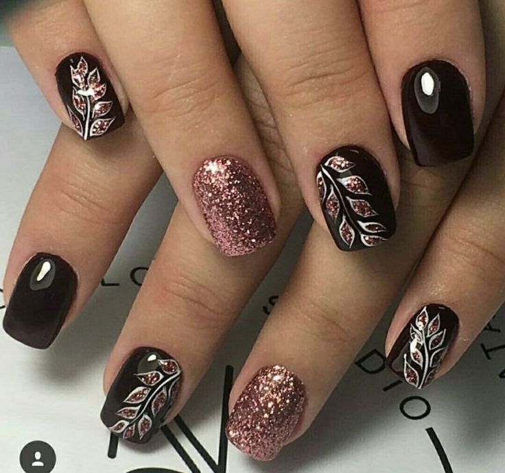 Black Nails With Colored Glitter, Nails With Roses Design, Black Gel Nail Designs, Pretty Black Nail Designs, Black Fall Nails Designs, Nail Designs With Leaves, Leaves On Nails, Black Fall Nails, Fall Leaves Nails