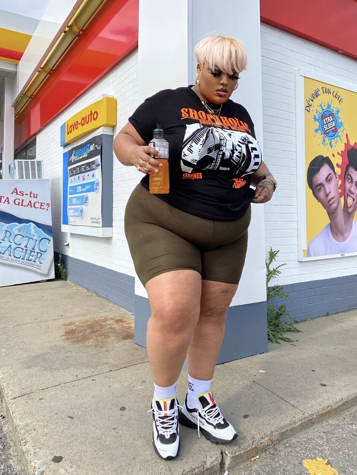 Nao on Twitter: "Quick run to da sto�… " Nao On Twitter, Plus Size Outfits With Sneakers, Baddie Outfits Summer, Chubby Girl Outfits, Plus Size Baddie, Plus Size Baddie Outfits, Plus Size Fashionista, Plus Size Summer Outfits, Curvy Fashionista