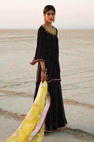 Shop for Rajiramniq Black Silk Velvet Kurta Gharara Set for Women Online at Aza Fashions Black Chanderi Sharara With Resham Embroidery, Luxury Black Kurta With Embroidered Border, Black Sharara With Intricate Embroidery And Straight Kurta, Black Kurta With Embroidered Border, Black Embroidered Straight Kurta Set, Velvet Kurta, Organza Dupatta, Red Satin, Thread Work