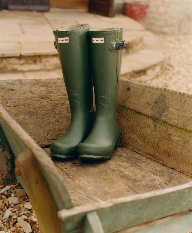 Tall Hunter Boots, New England Interior, Best Hiking Boots, Hunter Wellies, Wellies Boots, Wellington Boots, Wide Fit Boots, Tall Boots, Hunter Boots