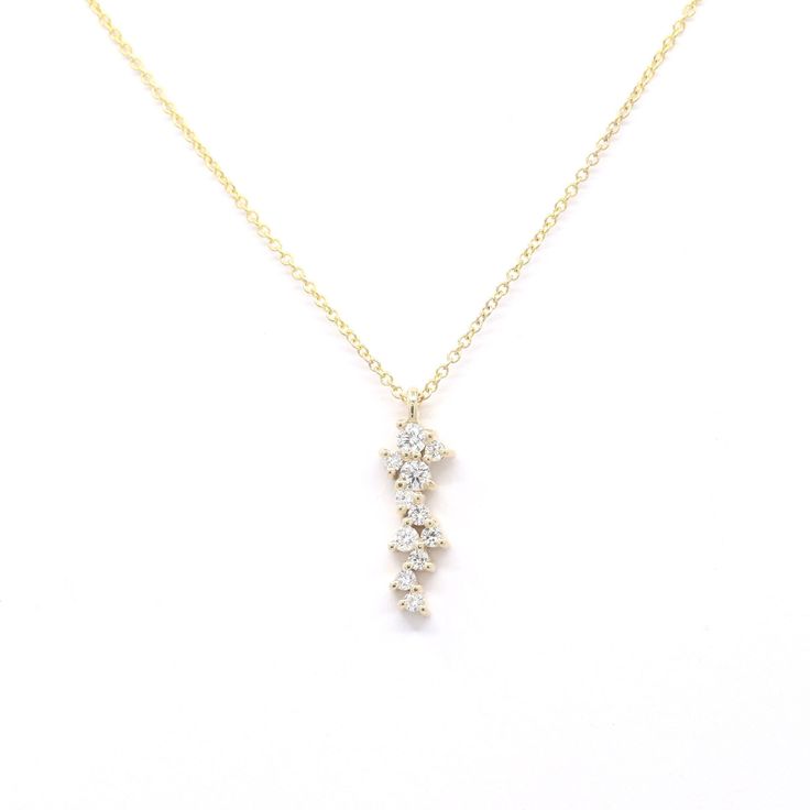 Diamond Cluster Necklace, Dainty Diamond Band, Diamond Drop Pendant, Diamond Pendants Designs, Wedding Ring Necklaces, Diamond Necklace Designs, Diamond Pendants, Family Jewellery, Cluster Necklace