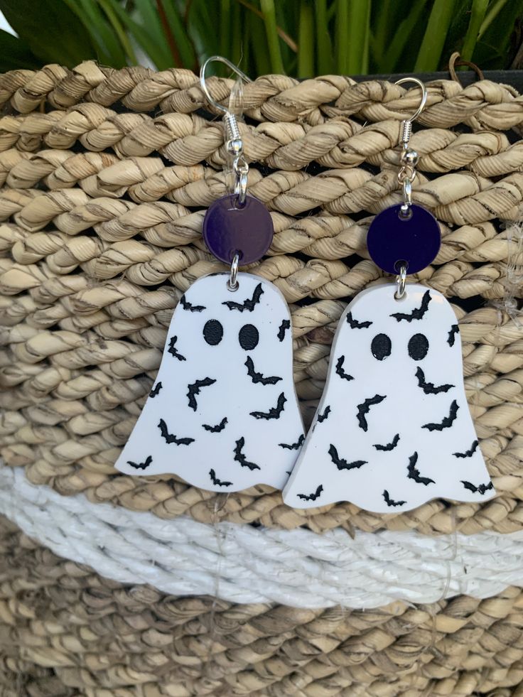 Acrylic dangle earrings with nickel free hardware. Clay Halloween, Shrink Art, Shrinky Dink, Plastic Earrings, Custom Wood Signs, Halloween Earrings, Spider Web, Custom Wood, Diy Kits