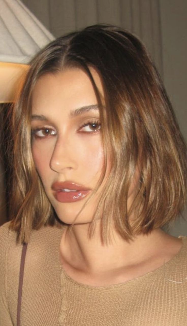 European Hairstyles Women 2023, Euro Bob Hair, Bob Haircut Celebrities, French Bob Middle Part, Choppy Bob Hairstyles 2023, Short Hair 2023 Trends Women Round Face, Women Haircut Thick Hair, Modern Bob Haircut 2023 Fine Hair, 1990s Bob Haircut