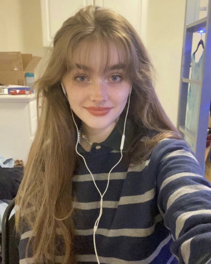 Pin on style inspo Fluffy Bangs Long Hair, Wing Bangs, Bang Inspiration, Haircut Inspo, Wispy Bangs, Scene Hair, Fourth Wing, Fluffy Hair, Dye My Hair