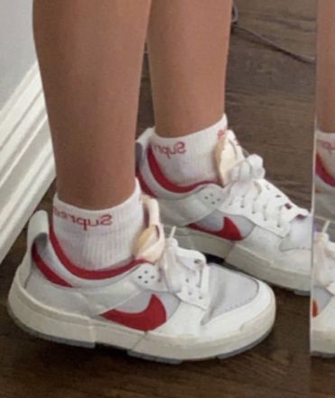 Sneakers Socks, Hype Shoes, Shoe Inspiration, Red Sneakers, Aesthetic Shoes, Cool Shoes, Shoe Inspo, Swag Shoes, Mode Inspo