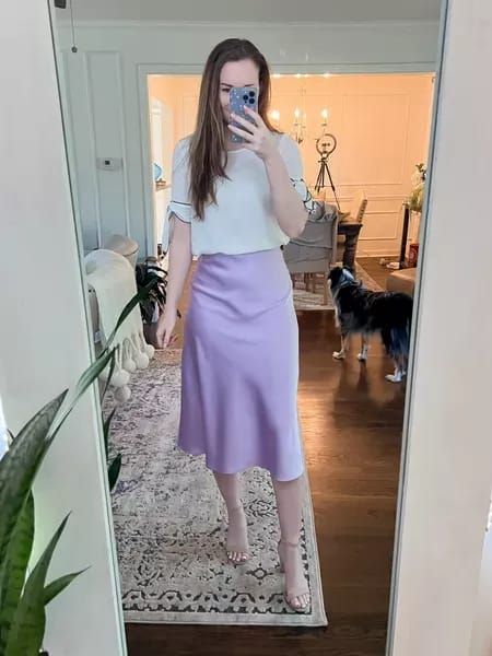 Lavender Skirt And Top, Lilac Skirt Outfits, Lavender Skirt Outfit, Satin Midi Skirt Outfits, Satin Midi Skirt Outfit, Stylish Modest Outfits, Modest Work Outfits, Summer Work Outfit, Lavender Skirt