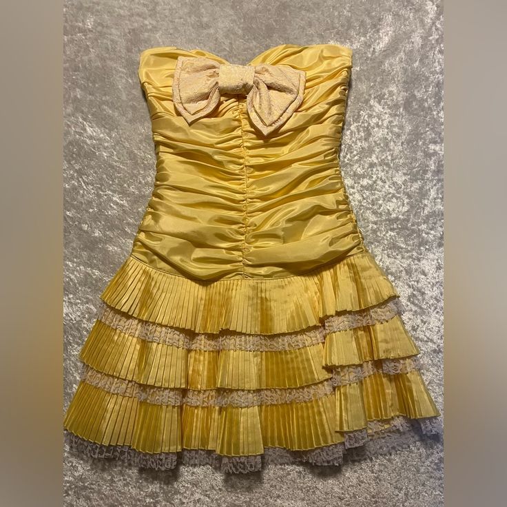 Canary Yellow Betsey Johnson Dress From The 1990’s. Worn Once. 25” Long From Neck Bow To Bottom Hem. Removable Straps In Original Package. So Well Made. Betsey Johnson Dress, Neck Bow, Betsey Johnson Dresses, Canary Yellow, Betsey Johnson, Strapless Dress, Colorful Dresses, Size 4, Womens Dresses