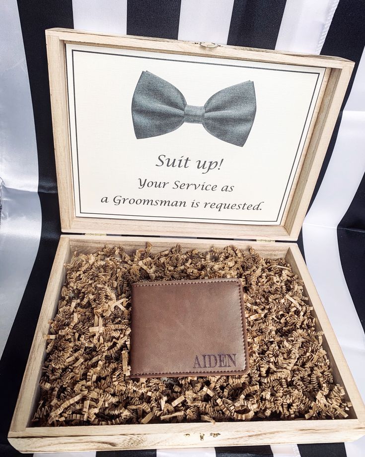 Groomsmen gift box - Knot and Nest Designs Diy Groomsmen Gifts, Groomsmen Kit, Box Knot, Groomsman Gift Box, Asking Groomsmen, Groomsmen Proposals, Outside Bar, Groomsmen Proposal Gifts, Bridesmaid Groomsmen Gifts