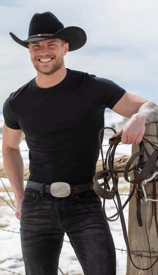 Cowboy Men Aesthetic, Cowboy Outfit For Men Country, Cowboy Hat Outfit Men, Cowboy Men Outfit, Rodeo Outfits Men, Modern Cowboy Style Men, Country Outfits Men, Cowboy Outfit Men, Country Outfits For Men