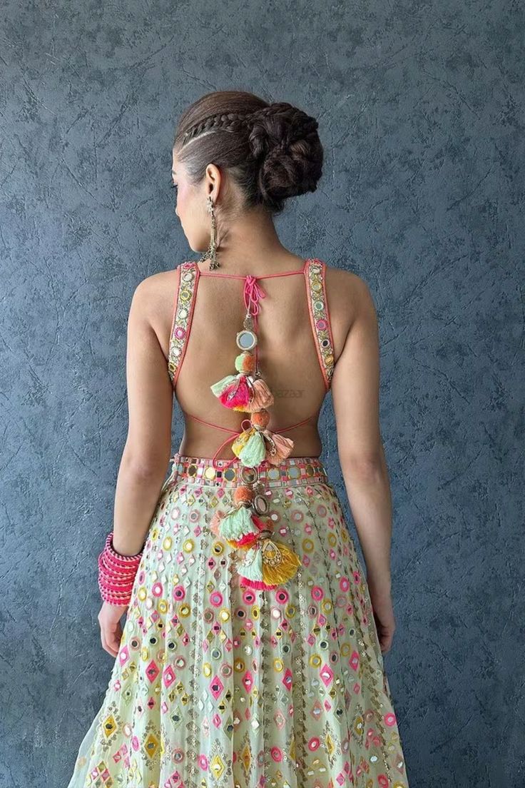 Backless Blouse Designs Navratri, Latest Back Blouse Designs, Blouse Designs Backless, Backless Blouse Designs For Lehenga, Navratri Blouse Designs Latest, Back Blouse Designs Latest, Back Blouse Designs, Blouse Back Designs, Blouse Lehenga