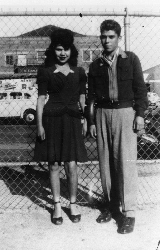 Mexican Couple, Jamel Shabazz, Chicano Culture, American Couple, Estilo Cholo, Teddy Girl, Chicana Style, Zoot Suit, Brown Pride