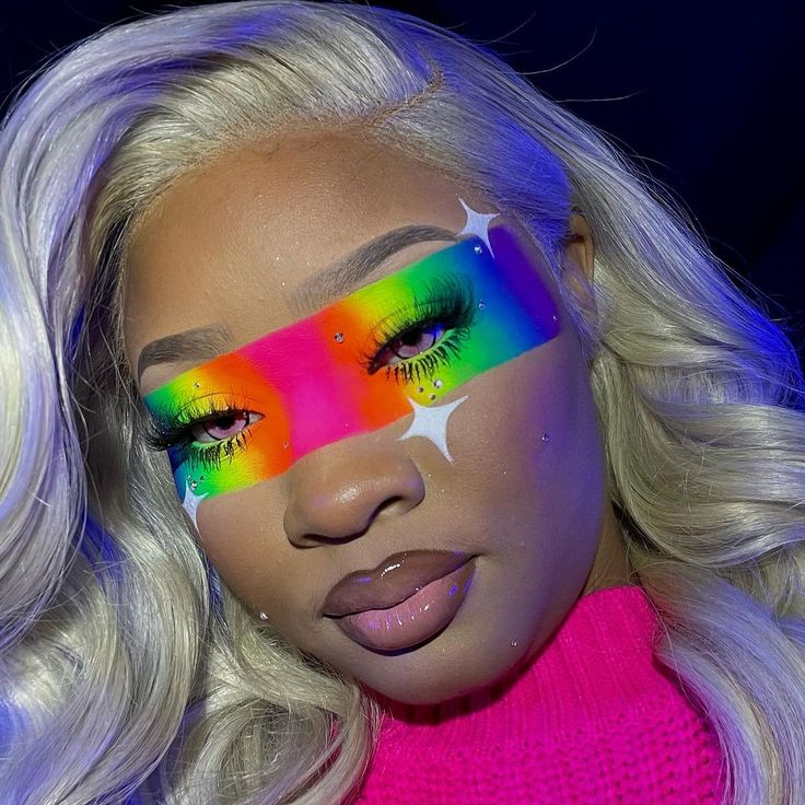 Rainbow Makeup Looks Pride, Makeup Looks Bright, Kidcore Makeup, Pride Makeup Looks, Rainbow Makeup Looks, Pride Makeup Ideas, Trippy Makeup, Makeup Pride, Rainbow Eye Makeup