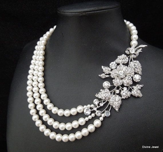 Bridal Pearl Necklace Bridal Rhinestone Necklace by DivineJewel Wedding Pearl Necklace, Pink Drop Earrings, Bridal Pearl Necklace, Pearl Statement Necklace, Pearl Necklace Designs, Pearl Necklace Wedding, Necklace Bridal, White Pearl Necklace, Kings Crown