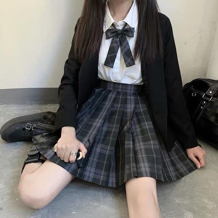 Black School Uniform, Casual Uniform, Japanese Uniform, Hair Style Korea, School Uniform Fashion, Graduation Picture Poses, Fashion Illustration Dresses, Uniform Fashion, Cute Fits