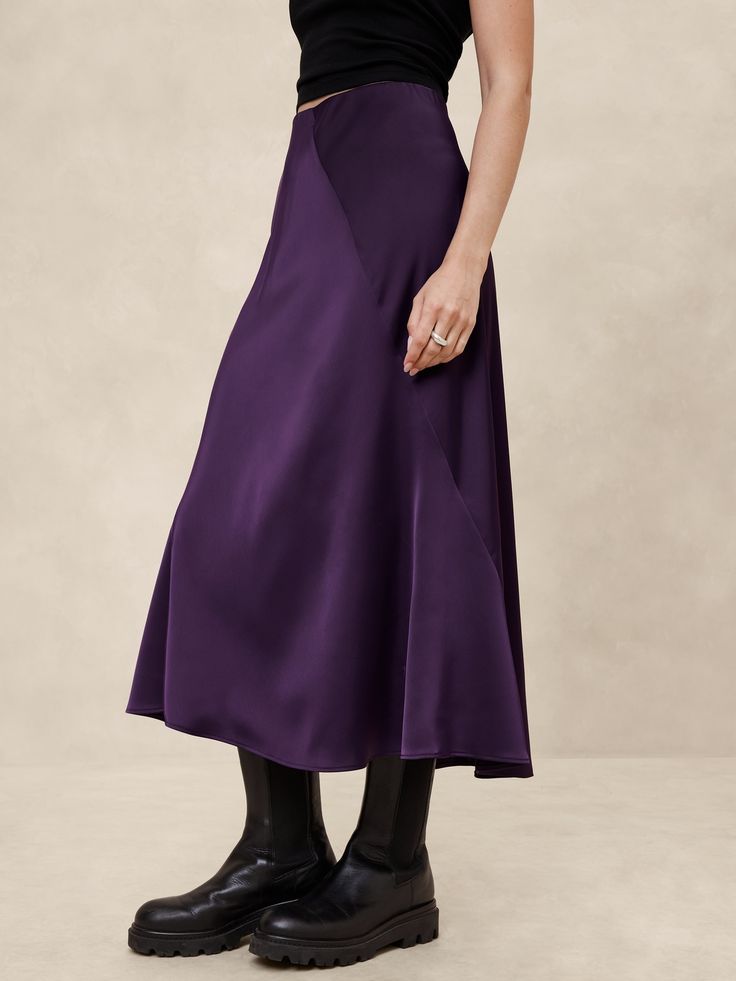 Pull on skirt. Asymmetrical seams twists around body. Print: Fully lined. Solid: Unlined. Made exclusively for Banana Republic Factory. #886964 Midi Slip Skirt, Skirt Asymmetrical, Slip Skirt, Banana Republic Factory, Banana Republic, Twist, Skirt