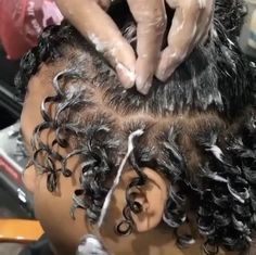 Short Hair Finger Coils, Finger Coils Short Hair, Comb Curls Natural Hair, Finger Coils Natural Hair Tutorials, Finger Curls Short Hair, Comb Coils Natural Hair, Comb Curls, Coils On Natural Hair, Comb Coils