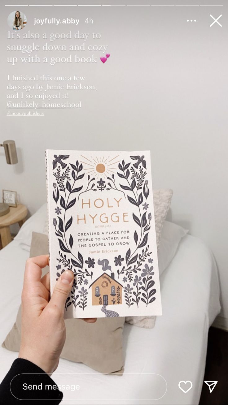 Christian Book Recommendations Tiktok, Christian Homemaking Aesthetic, Spiritual Books To Read, Christian Books To Read, Christian Book Recommendations, Faith Based Books, Christian Book, Books For Moms, Recommended Books To Read