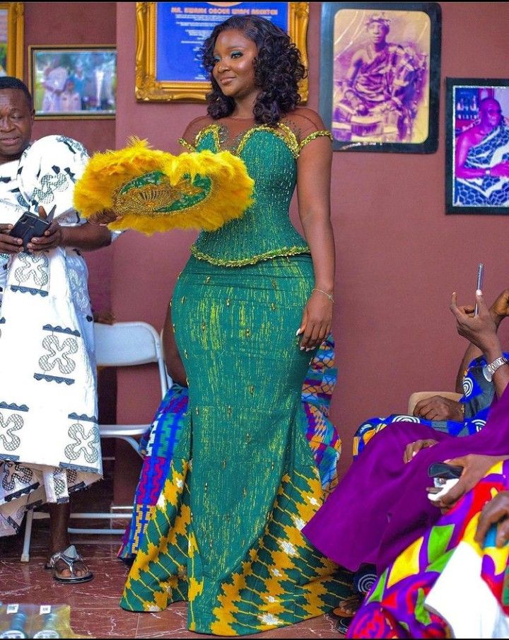 Ankara Short Flare Gowns, Printed Wedding Dress, African Bridal Dress, African Traditional Wedding Dress, Kente Dress, Traditional African Clothing, African Prom Dresses, African Print Dress Ankara, Short African Dresses