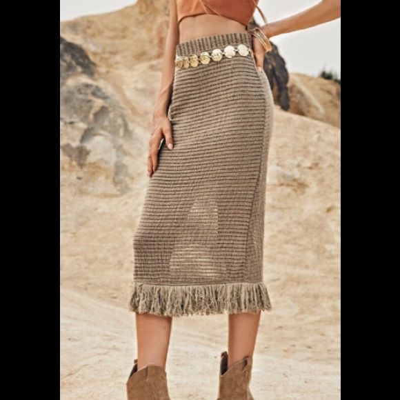 Absolutely Adorable Skirt! So Cute With Boots! I’m Warm Weather Wear With Sandals, Cute Wedges. Very Versatile For Every Season! Belt Not Included. Add A Belt Of Your Choice Or Don’t Wear One At All. Either Way This Skirt Looks Fantastic On. Bohemian Brown Bottoms For Day Out, Fitted Skirt For Beach In Fall, Bohemian Brown Bottoms With Fringe, Bohemian Brown Fringe Bottoms, Bohemian Brown Bottoms For Beach Season, Bohemian Lined Skirt For Beach Season, Bohemian Fringe Skirt For Vacation, Beige Bohemian Maxi Skirt For Day Out, Bohemian Skirt For Vacation In Fall