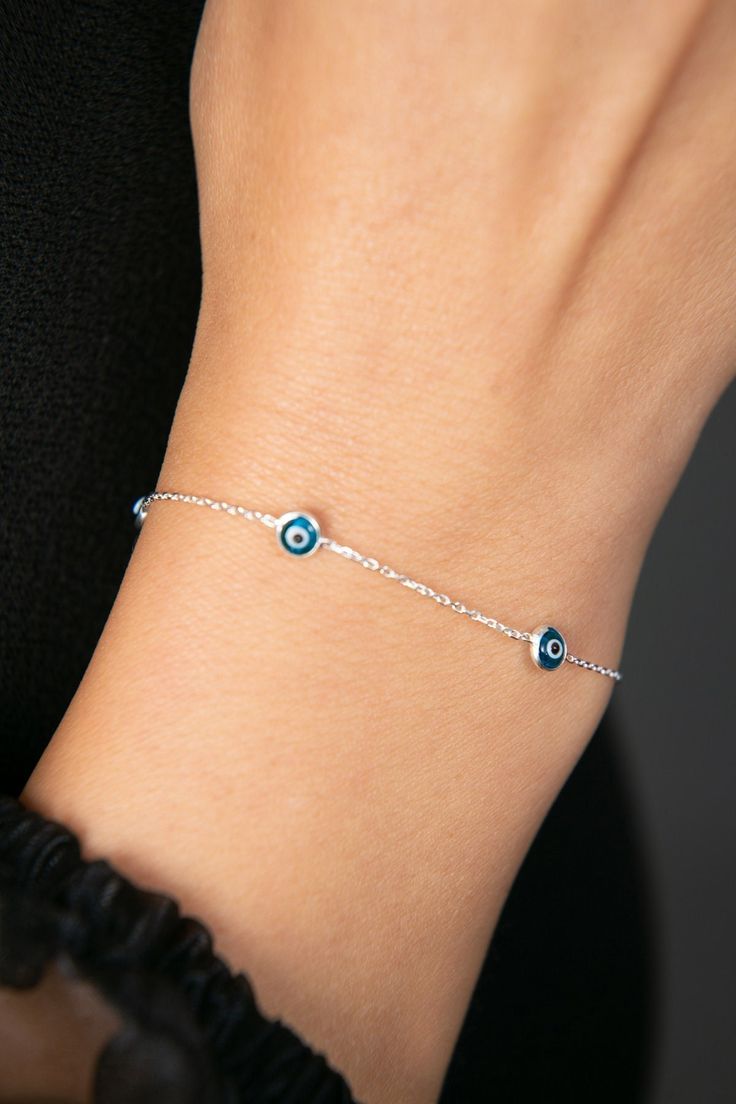 Evil Eye Silver Jewelry, Silver Bracelet For Women Evil Eye, Blue Eyed People, Evil Eye Jewelry Necklace, Evil Eye Bracelet Silver, Silver Evil Eye Bracelet, Evil Eye Beaded Bracelet, Silver Bracelet Designs, Womens Silver Jewelry