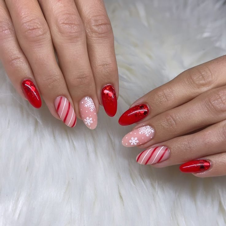 Red Nails With Snowflake Design, Nails Christmas Candy Cane, Red Candy Cane Nails, Festive Nails Christmas, Festive Christmas Nails, Nail Art Noel, Festive Nails, Xmas Nail Art, Nail Designs Ideas