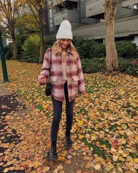 Winter Beanie Outfit, Beanie Outfit Women, Mykenna Dorn, Easy Winter Outfits, Country Outfits Women, Simple Winter Outfits, Beanie Outfit, Flannel Fashion, Fall Winter Wardrobe