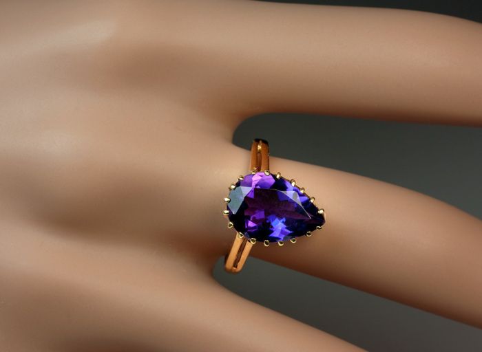 Antique Amethyst Ring Moscow, circa 1890. 14K gold ring prong set with pear cut Siberian Amethyst (13.2 x 8.5 x 5.2 mm, approximately 2.78 ct). Antique Amethyst Ring, Russian Jewelry, Purple Rings, Faberge Eggs, Amethyst Gold, Amethyst Jewelry, 14k Gold Ring, Precious Gems, Gems Jewelry