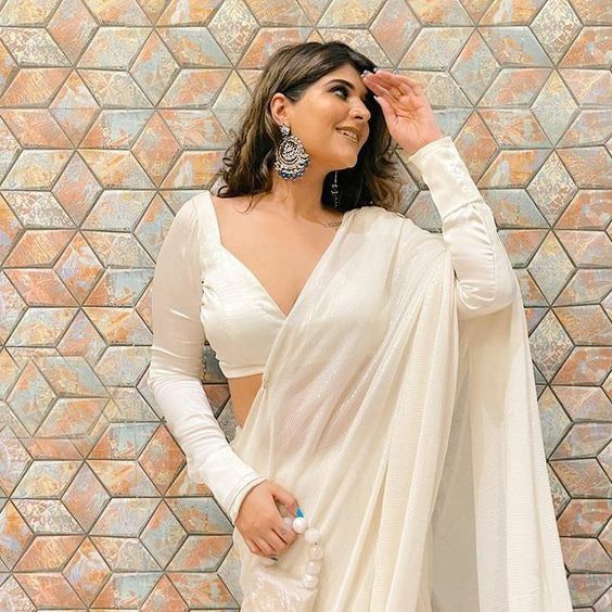 Pearl White Designer Blouse – Dailybuyys Blouse Sabyasachi, Deep Neck Blouse, White Blouse Designs, Full Sleeves Blouse Designs, Full Sleeves Design, Wedding Bridesmaid Dress, Sarees For Girls, Sari Design, Full Sleeve Blouse